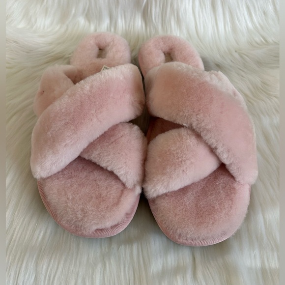 UGG Shoes - NWOB Ugg Fuzzette Beverly Slippers